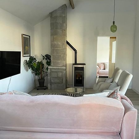 Cosy Apartment With Fire Stove แอธลอน ภายนอก รูปภาพ