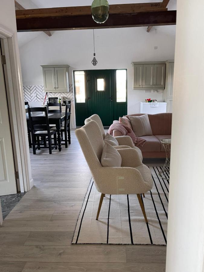 Cosy Apartment With Fire Stove แอธลอน ภายนอก รูปภาพ