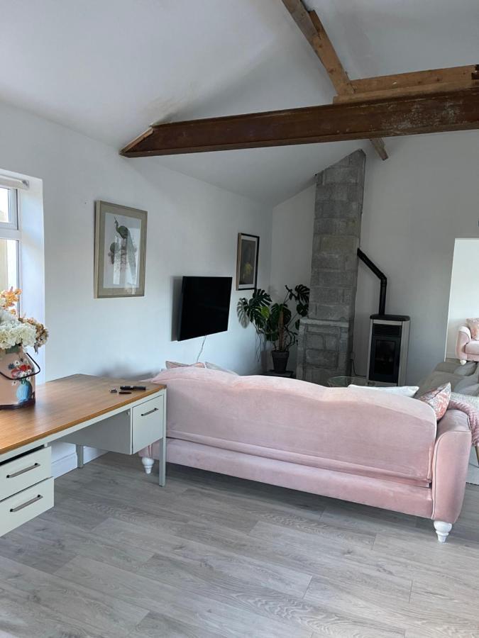 Cosy Apartment With Fire Stove แอธลอน ภายนอก รูปภาพ